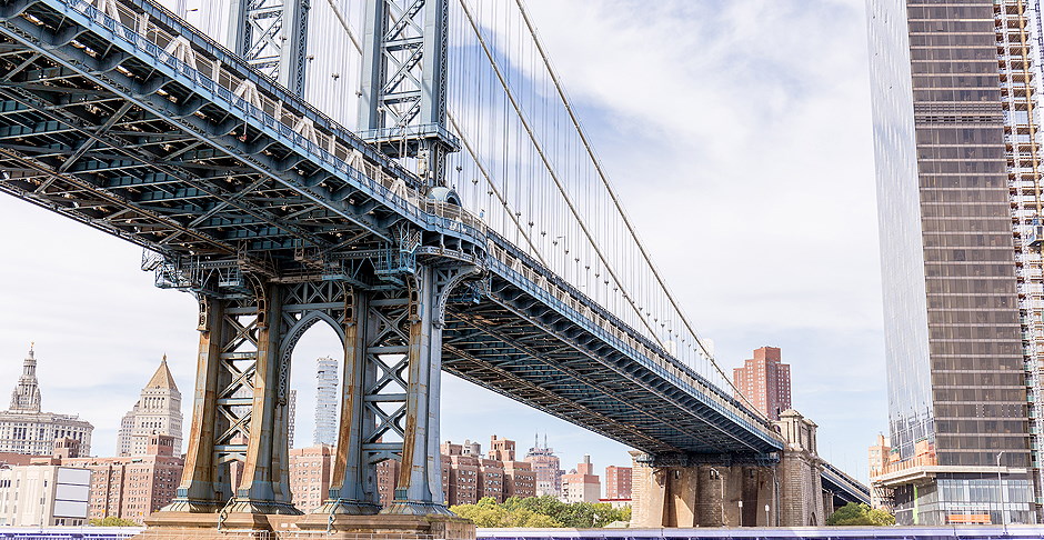 Tiefenschaerfe New York Brooklyn Bridge
