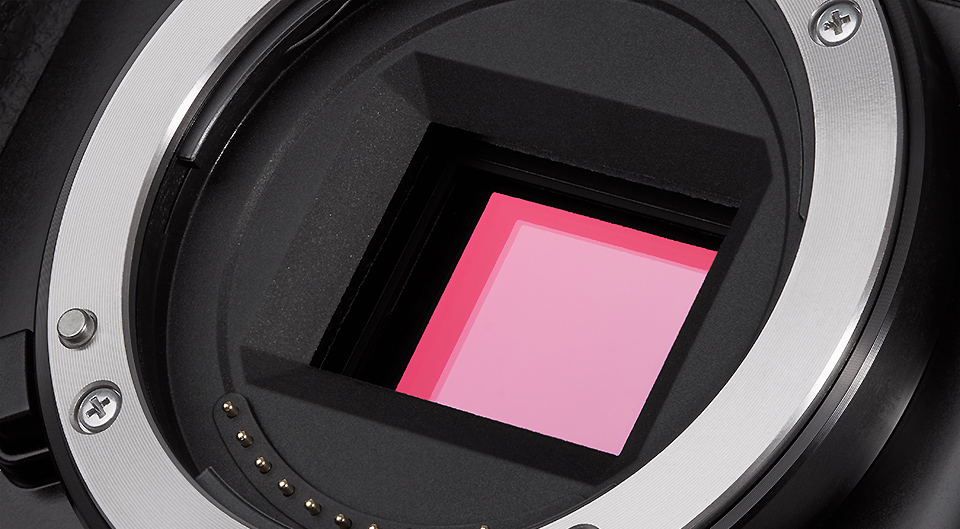 Blick auf einen modernen APS-C Sensor, wie er z.B. in Kameras von Sony, Fuji und Canon verbaut wird