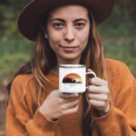 Emaille Tasse Fotografen Endless Photography RED outdoor camping frau 150x150 - Stylisch auf Fototour: T-Shirts & Tassen für Fotografen