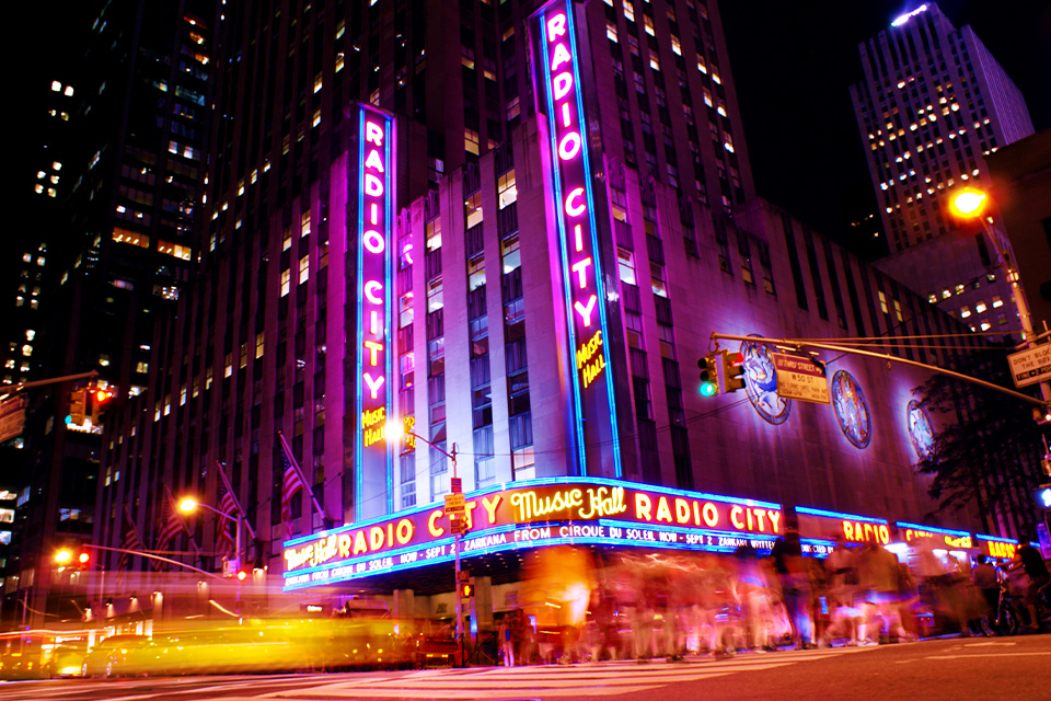 New York Radio City Music Hall - 19 beeindruckende Fotospots in New York für deine nächste Reise