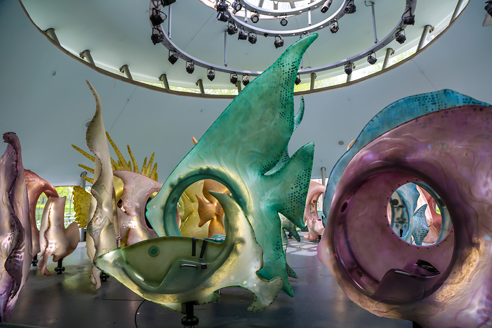 New York SeaGlass Carousel - 19 beeindruckende Fotospots in New York für deine nächste Reise