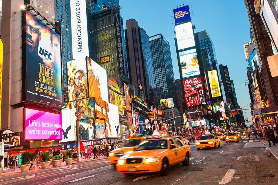 New York Times Square Abend - 19 beeindruckende Fotospots in New York für deine nächste Reise