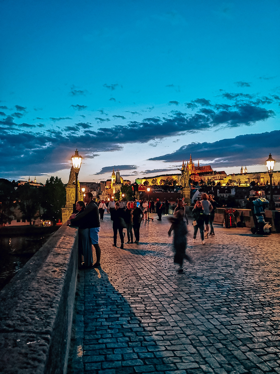 Prag Fotospots 1 Karlsbruecke Abend - Prag Fotospots: 22 Sehenswürdigkeiten im Zentrum
