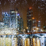 Regentropfen Fensterscheibe 150x150 - Porträt- & Gruppenfotografie: 10 Tipps zum Lockern der Stimmung