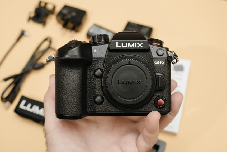 Panasonic Lumix GH6 2